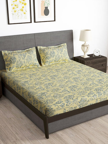 https://cdn.shopify.com/s/files/1/1857/6931/products/bb897592-6a83-4b11-a510-00ede92274f71685959546597-Storyhome-Arena-Cream-Coloured--Grey-Printed-180-TC-Queen-Be-1.jpg?v=1703220654